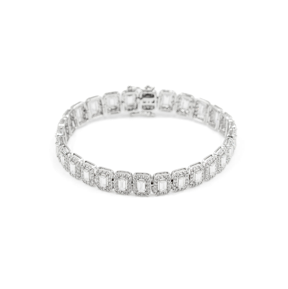 "Elegant Baguette Diamond Bracelet in 925 silver, featuring a sophisticated design with baguette-cut diamonds, a luxurious fine jewelry accessory.