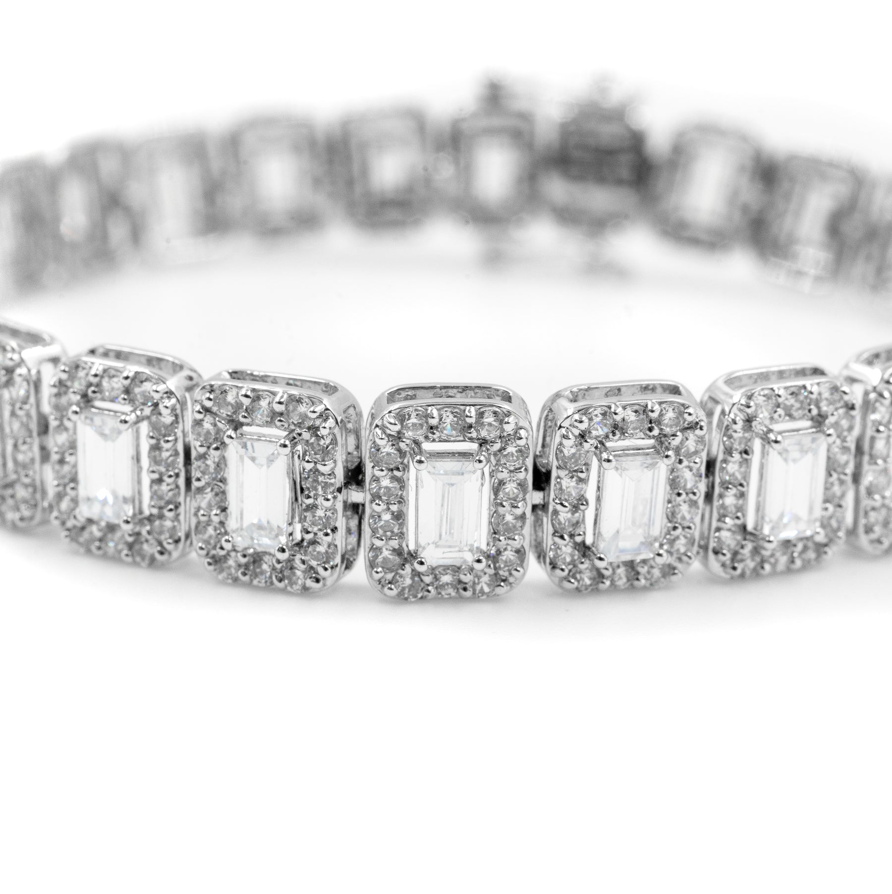 Close-up view of the Baguette Diamond Bracelet in 925 silver, highlighting the dazzling baguette-cut diamonds and elegant bracelet design, a luxurious fine jewelry piece.