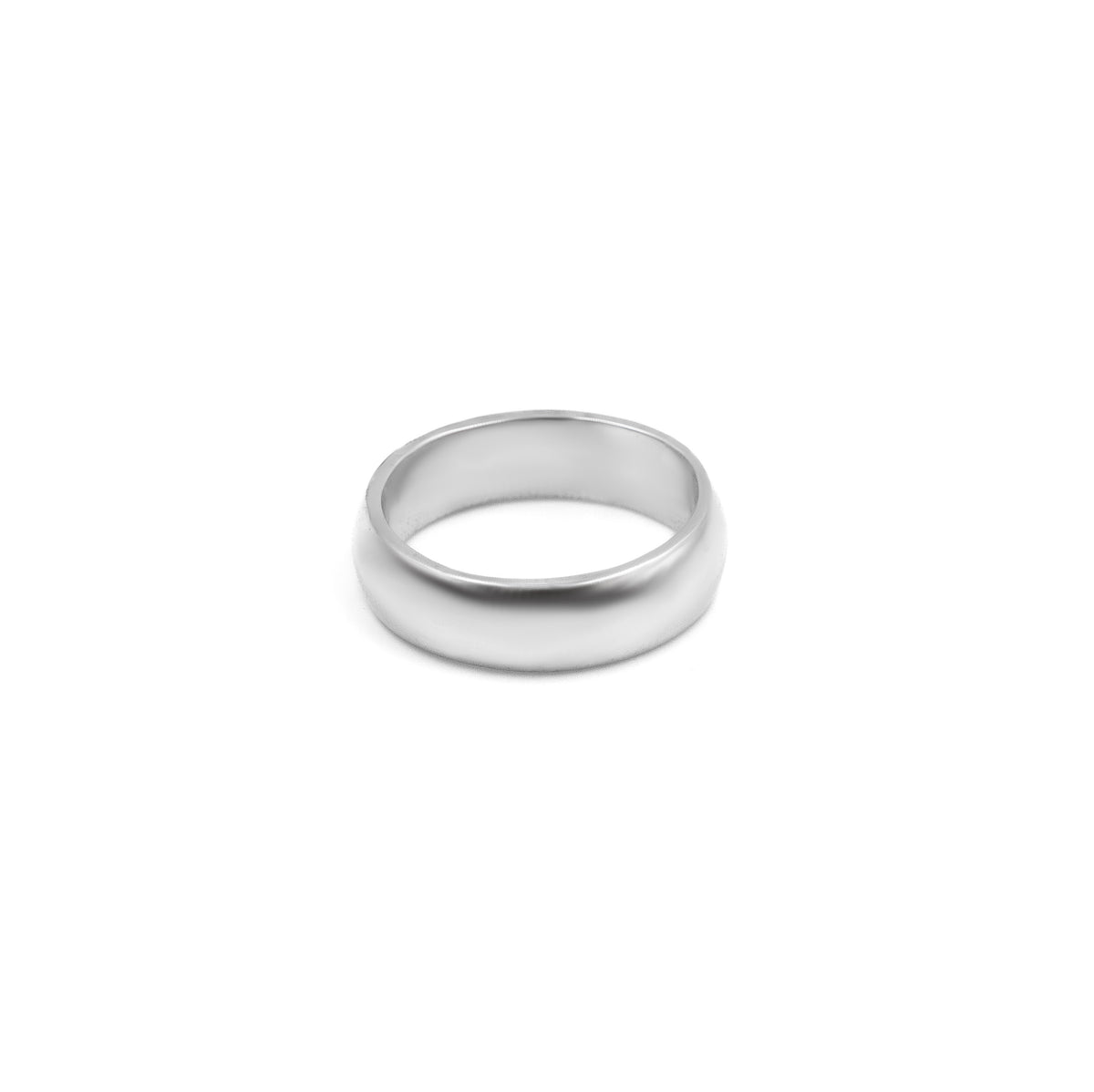 Classic Ring Band in 925 silver, featuring a smooth, polished design that’s perfect for everyday wear or stacking with other rings."