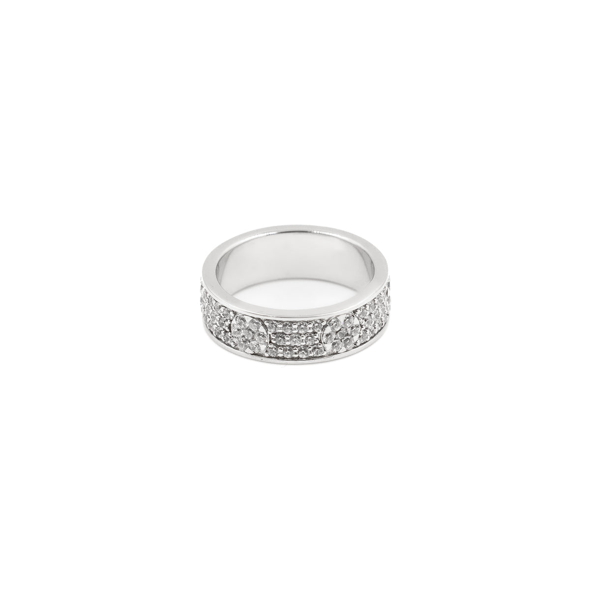 Elegant Round Cluster Diamond Ring in 925 silver, featuring a sparkling cluster of diamonds arranged in a round design, perfect for a timeless and luxurious look."