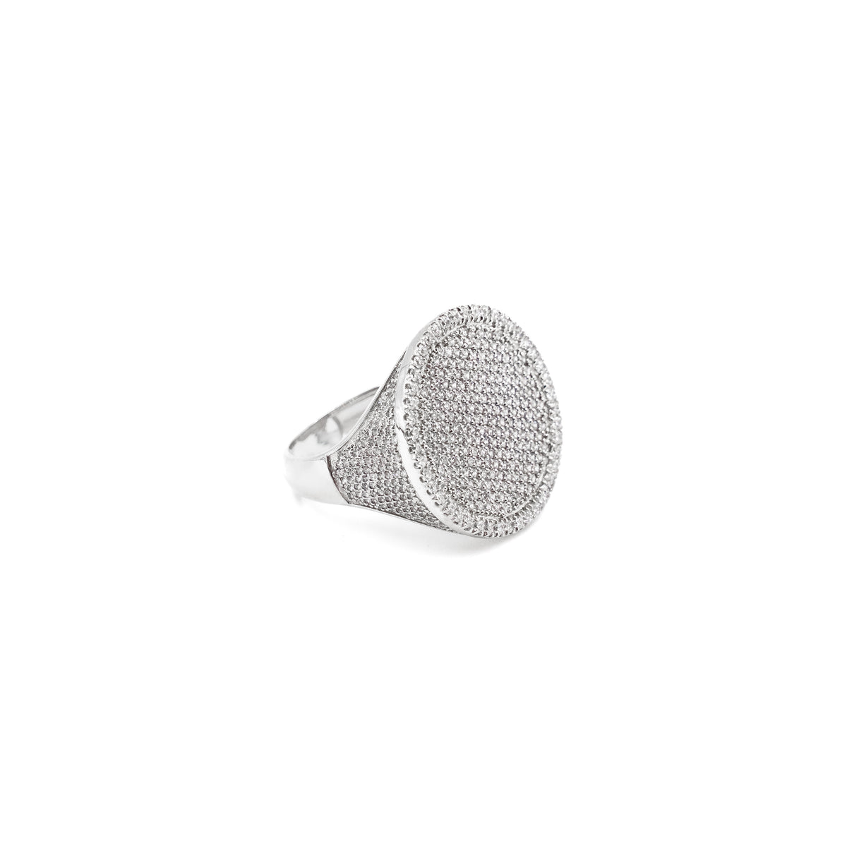 Elegant Round Signet Diamond Ring in 925 silver, featuring a polished signet design with sparkling diamonds, perfect for a timeless and sophisticated look.