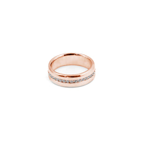 Chic Single Cluster Diamond Ring in rose gold, featuring a radiant cluster of diamonds in a smooth band, perfect for a modern and sophisticated style.