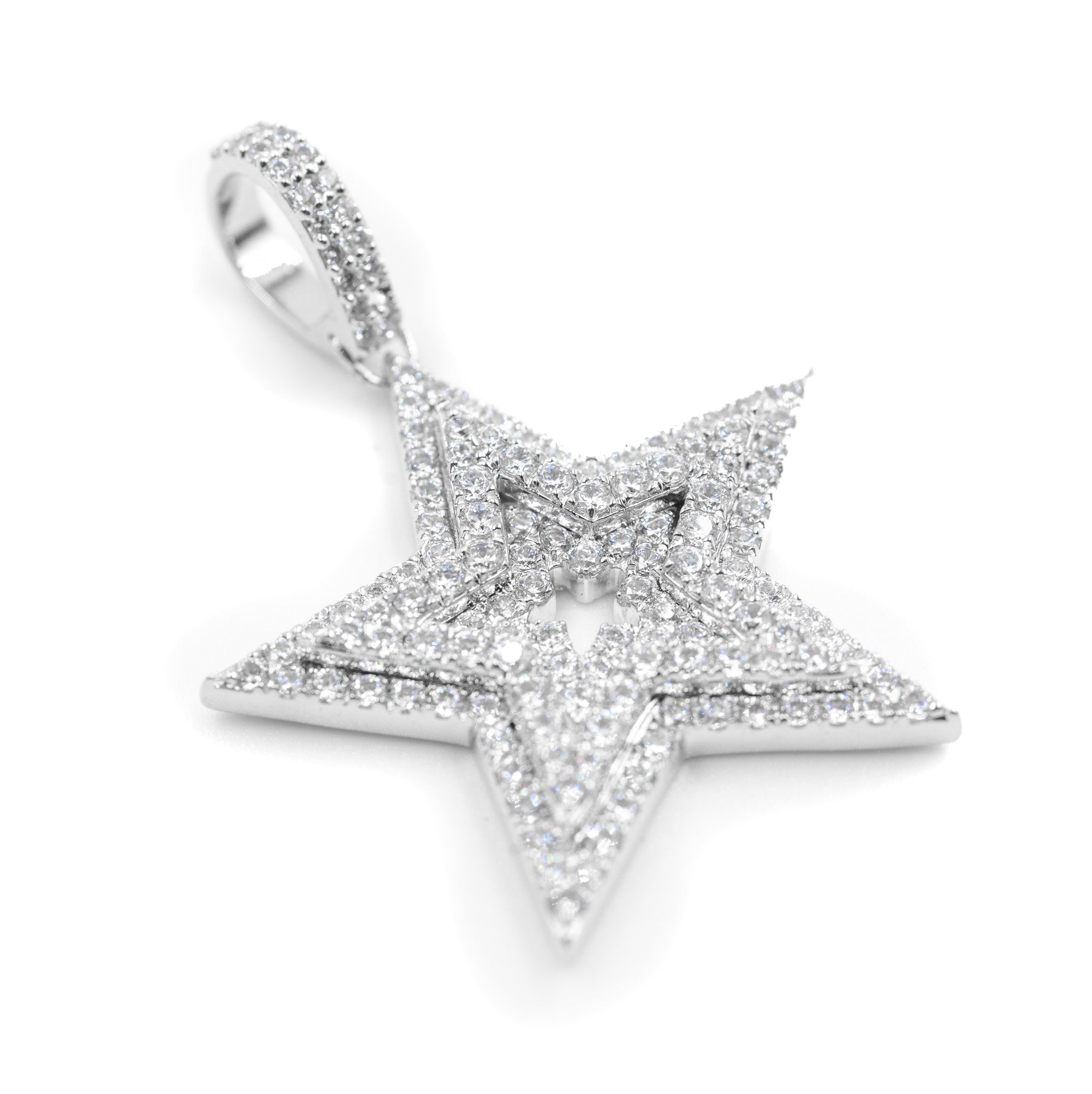 Close-up zoom of the Star Pendant in 925 silver, showcasing the intricate design and sparkling diamonds, with the chain adding elegance.